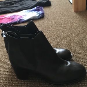 Black leather booties VEUC